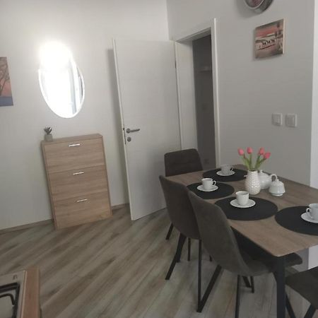 Studio Apartman Kristina Pula Exterior foto